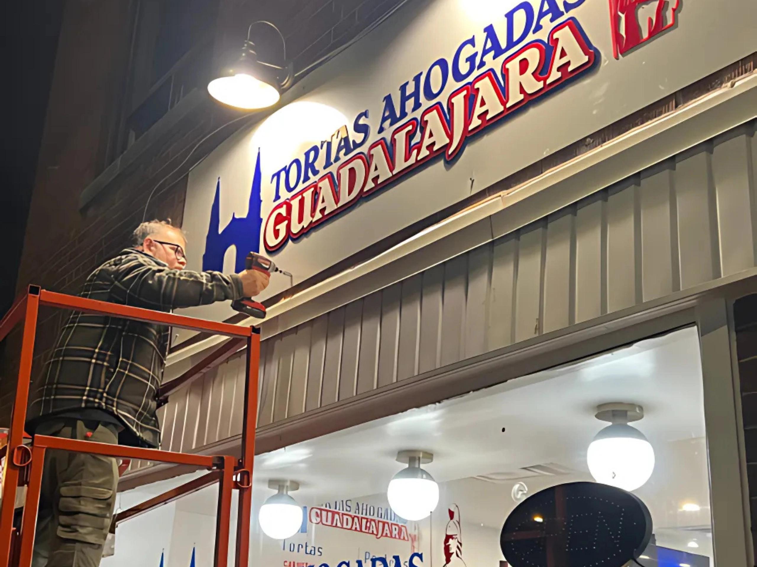 Seamless Installation Lumiva Signs